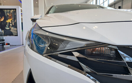 Hyundai Elantra, 2023 год, 2 312 000 рублей, 17 фотография
