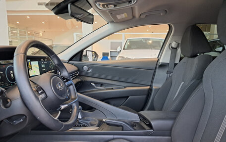 Hyundai Elantra, 2023 год, 2 312 000 рублей, 16 фотография