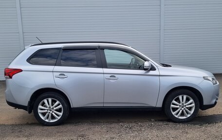 Mitsubishi Outlander III рестайлинг 3, 2012 год, 1 350 000 рублей, 5 фотография