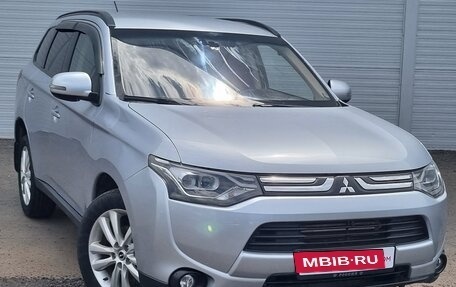 Mitsubishi Outlander III рестайлинг 3, 2012 год, 1 350 000 рублей, 3 фотография