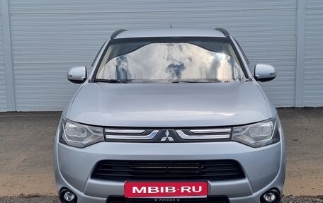 Mitsubishi Outlander III рестайлинг 3, 2012 год, 1 350 000 рублей, 2 фотография