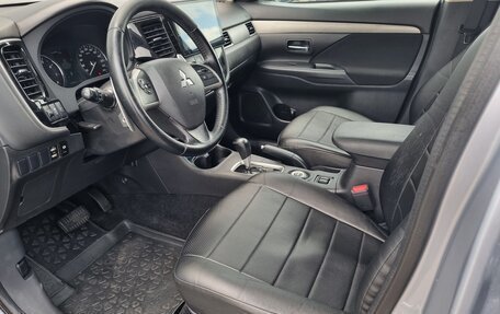 Mitsubishi Outlander III рестайлинг 3, 2012 год, 1 350 000 рублей, 7 фотография