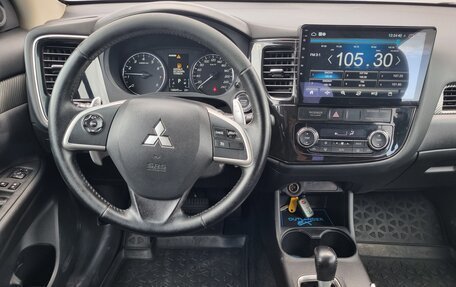Mitsubishi Outlander III рестайлинг 3, 2012 год, 1 350 000 рублей, 12 фотография