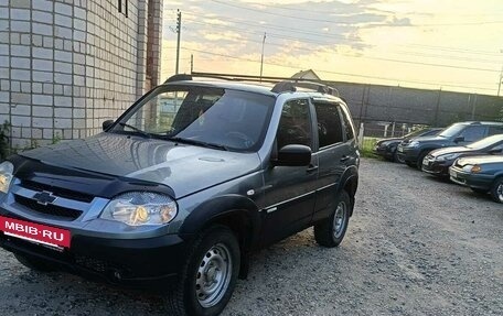 Chevrolet Niva I рестайлинг, 2011 год, 360 000 рублей, 3 фотография