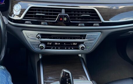 BMW 7 серия, 2019 год, 5 300 000 рублей, 12 фотография