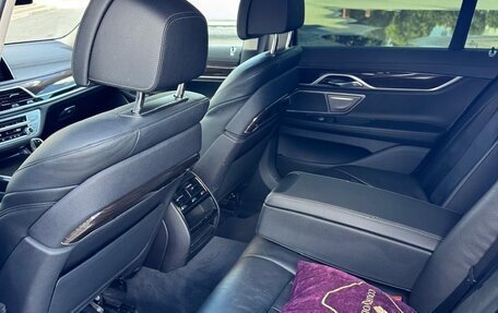 BMW 7 серия, 2019 год, 5 300 000 рублей, 14 фотография