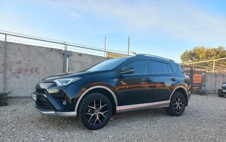 Toyota RAV4, 2017 год, 2 200 000 рублей, 4 фотография