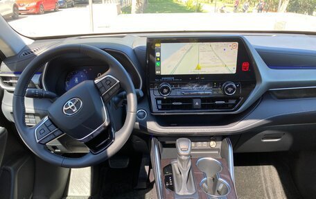 Toyota Highlander, 2024 год, 5 300 000 рублей, 11 фотография