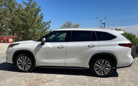 Toyota Highlander, 2024 год, 5 300 000 рублей, 8 фотография