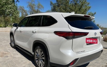 Toyota Highlander, 2024 год, 5 300 000 рублей, 5 фотография