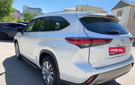 Toyota Highlander, 2024 год, 5 300 000 рублей, 6 фотография