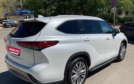 Toyota Highlander, 2024 год, 5 300 000 рублей, 4 фотография