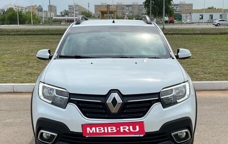 Renault Sandero II рестайлинг, 2021 год, 1 180 000 рублей, 2 фотография
