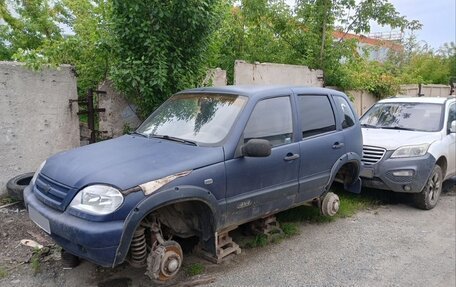 Chevrolet Niva I рестайлинг, 2004 год, 325 000 рублей, 18 фотография