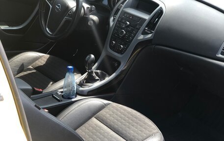 Opel Astra J, 2012 год, 1 050 000 рублей, 14 фотография