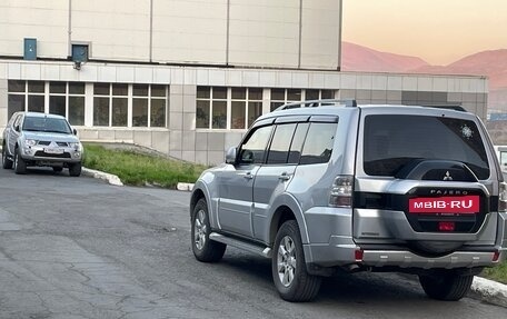 Mitsubishi Pajero IV, 2014 год, 2 500 000 рублей, 3 фотография