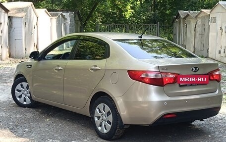 KIA Rio III рестайлинг, 2014 год, 860 000 рублей, 2 фотография