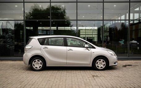 Toyota Verso I, 2011 год, 1 300 000 рублей, 8 фотография