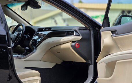Toyota Camry, 2019 год, 2 799 999 рублей, 25 фотография