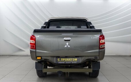 Mitsubishi L200 IV рестайлинг, 2015 год, 1 658 000 рублей, 6 фотография