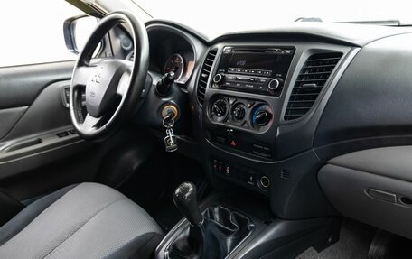 Mitsubishi L200 IV рестайлинг, 2015 год, 1 658 000 рублей, 21 фотография