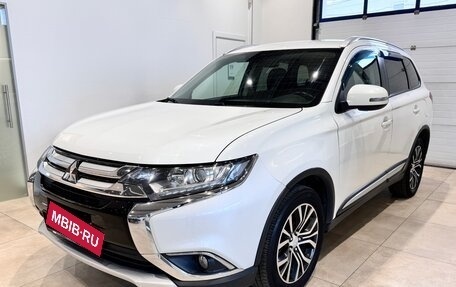 Mitsubishi Outlander III рестайлинг 3, 2018 год, 1 699 000 рублей, 3 фотография
