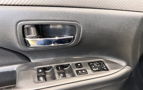 Mitsubishi Outlander III рестайлинг 3, 2018 год, 1 699 000 рублей, 9 фотография