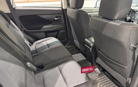 Mitsubishi Outlander III рестайлинг 3, 2018 год, 1 699 000 рублей, 12 фотография