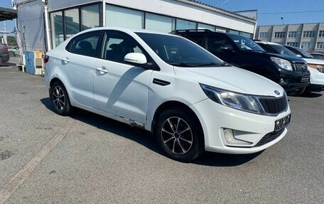 KIA Rio III рестайлинг, 2013 год, 600 000 рублей, 2 фотография