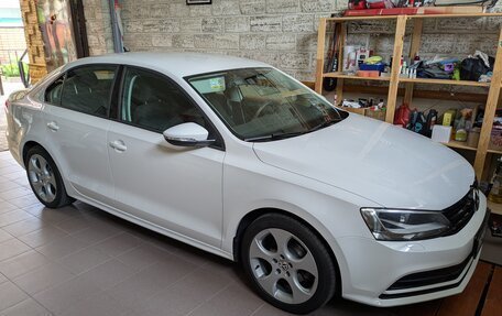 Volkswagen Jetta VI, 2015 год, 1 375 000 рублей, 2 фотография