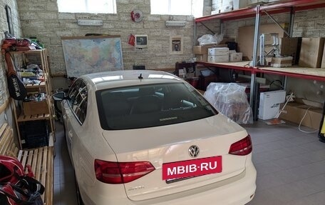 Volkswagen Jetta VI, 2015 год, 1 375 000 рублей, 3 фотография