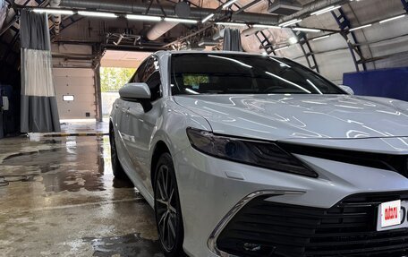 Toyota Camry, 2021 год, 3 950 000 рублей, 4 фотография