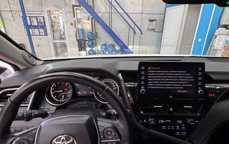 Toyota Camry, 2021 год, 3 950 000 рублей, 12 фотография