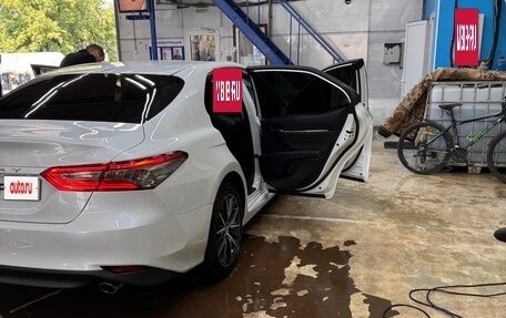 Toyota Camry, 2021 год, 3 950 000 рублей, 10 фотография