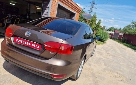 Volkswagen Jetta VI, 2012 год, 1 000 000 рублей, 4 фотография