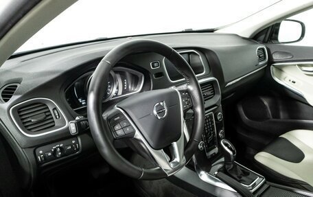 Volvo V40 Cross Country I, 2017 год, 1 849 700 рублей, 11 фотография
