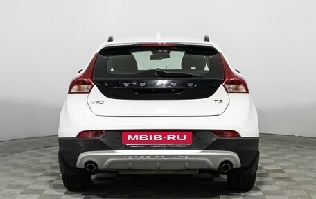 Volvo V40 Cross Country I, 2017 год, 1 849 700 рублей, 6 фотография