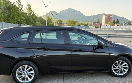 Opel Astra K, 2020 год, 1 900 000 рублей, 3 фотография