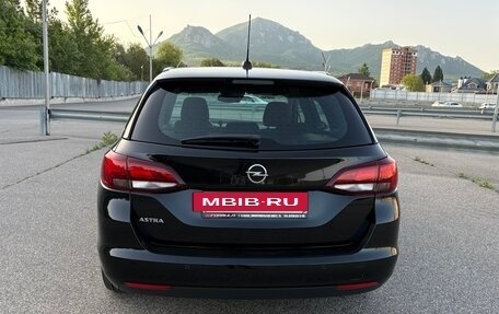 Opel Astra K, 2020 год, 1 900 000 рублей, 2 фотография