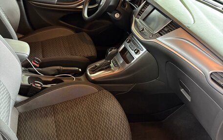 Opel Astra K, 2020 год, 1 900 000 рублей, 17 фотография