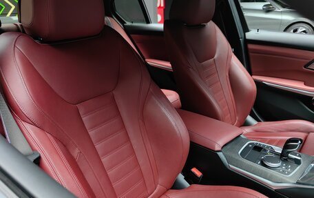 BMW 3 серия, 2021 год, 4 200 000 рублей, 24 фотография