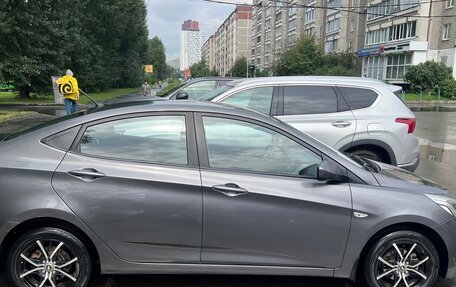 Hyundai Solaris II рестайлинг, 2014 год, 690 000 рублей, 2 фотография