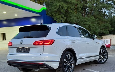 Volkswagen Touareg III, 2022 год, 8 750 000 рублей, 2 фотография