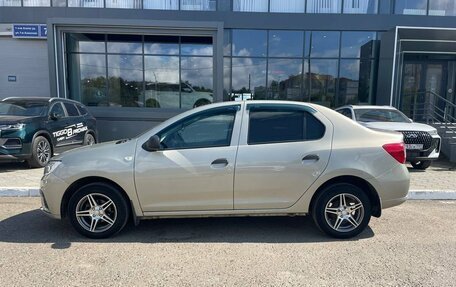Renault Logan II, 2018 год, 740 000 рублей, 2 фотография