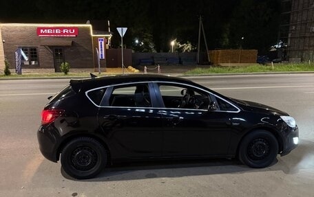 Opel Astra J, 2010 год, 660 000 рублей, 3 фотография