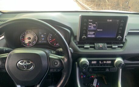 Toyota RAV4, 2019 год, 2 750 000 рублей, 8 фотография