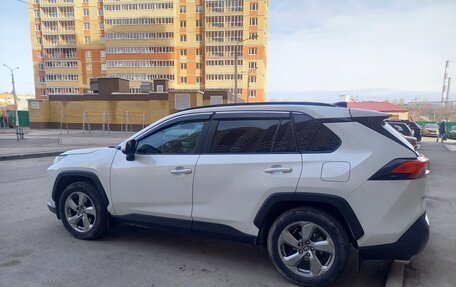 Toyota RAV4, 2019 год, 2 750 000 рублей, 6 фотография