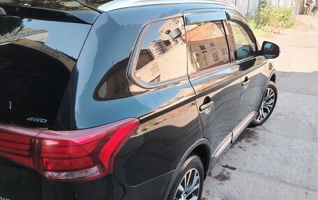 Mitsubishi Outlander III рестайлинг 3, 2015 год, 1 650 000 рублей, 3 фотография