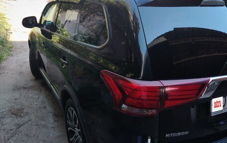 Mitsubishi Outlander III рестайлинг 3, 2015 год, 1 650 000 рублей, 6 фотография