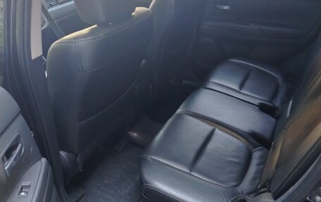 Mitsubishi Outlander III рестайлинг 3, 2015 год, 1 650 000 рублей, 9 фотография